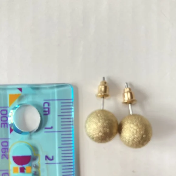 BNWT Golden Ball Stud Earrings - Imitation Gold - Affordable Luxury - Picture 6 of 6
